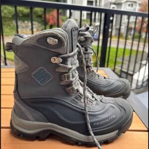Women’s 5.5, Columbia Techlite w/ Omni-heat Winter Boots